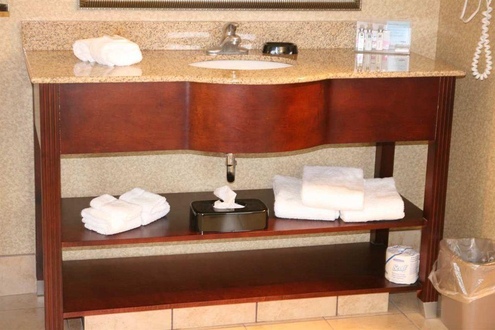 Hampton Inn & Suites Toledo-Perrysburg Rossford Camera foto